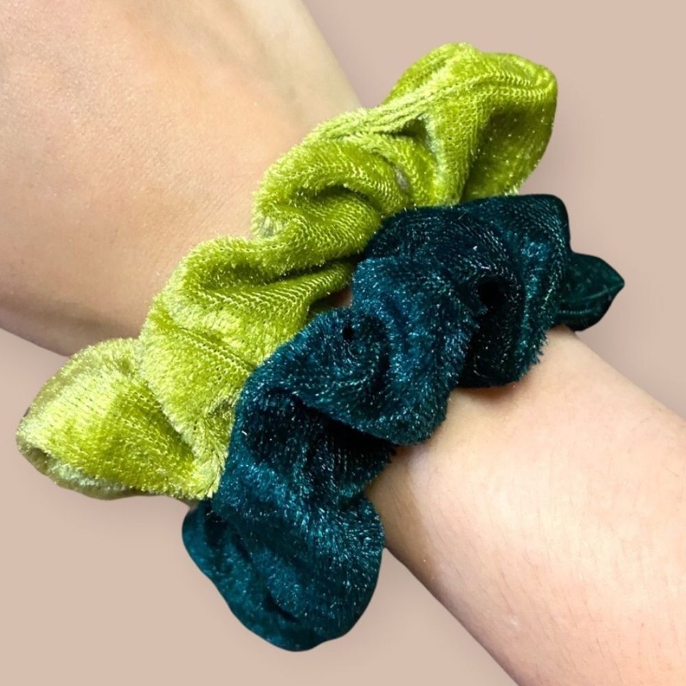 🆕 2/$20 Velvet Scrunchie Duo